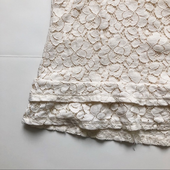 Lace tank top from Banana Republic. Size XS - Picture 7 of 8